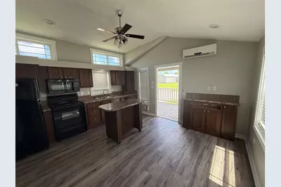 3127 Maverick Loop #26, Oyster Creek, TX 77541 - Photo 4