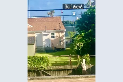 2721 P 1/2 Avenue, Galveston, TX 77550 - Photo 2