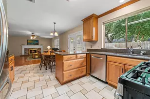9302 Wandsworth Dr, Spring, TX 77379 - Photo 4