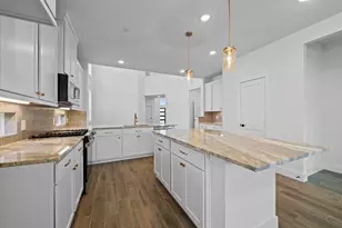 275 Mallards Rim Dr, Willis, TX 77318 - Photo 4