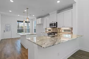 275 Mallards Rim Dr, Willis, TX 77318 - Photo 2