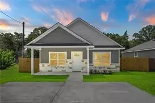 1913 Marshall Ave, Bryan, TX 77803 - Photo 2