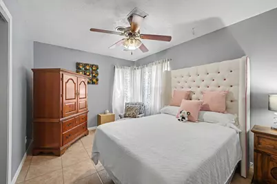 922 Peach Spring Drive, Houston, TX 77088 - Photo 16