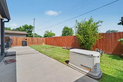 922 Peach Spring Drive, Houston, TX 77088 - Photo 24