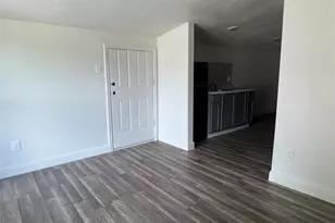 201 Eastwood St, Houston, TX 77011 - Photo 4