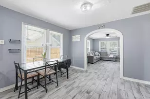 9330 E Avenue L, Houston, TX 77012 - Photo 10