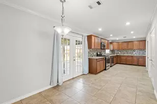 1411 Conrad Sauer Dr, Houston, TX 77043 - Photo 8