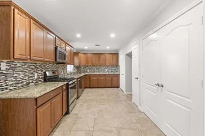 1411 Conrad Sauer Drive, Houston, TX 77043 - Photo 10