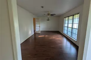 1206 Terrace Dr, Alvin, TX 77511 - Photo 6