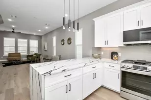 316 Thornton Rd, Houston, TX 77018 - Photo 8
