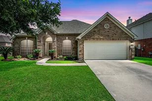 5122 Dripping Spring Ave, Baytown, TX 77523 - Photo 1