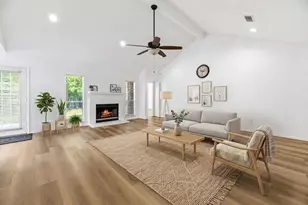 16423 Maple Downs Ln, Sugar Land, TX 77498 - Photo 10