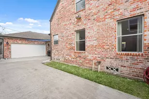 4375 Harvest Ln, Houston, TX 77004 - Photo 4