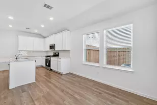 2115 Spring Hollow Dr, Baytown, TX 77521 - Photo 12