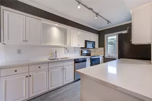 6324 Briar Rose Dr, Houston, TX 77057 - Photo 10