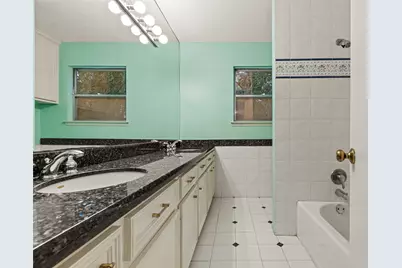 2927 Rockyridge Drive, Houston, TX 77063 - Photo 24