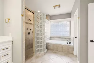 11 Villas Ways Drive, Conroe, TX 77356 - Photo 22