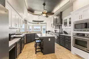 11 Villas Ways Dr, Conroe, TX 77356 - Photo 10