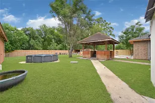 13610 Carmilenda St, Houston, TX 77037 - Photo 42