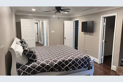 6335 Tall Willow Drive, Houston, TX 77088 - Photo 32