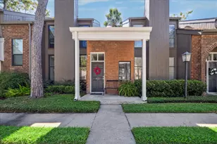 701 Bering Dr, Houston, TX 77057 - Photo 2