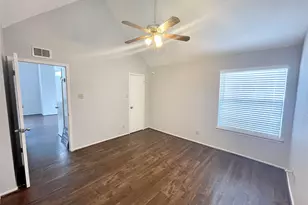 14550 Fonmeadow Dr, Houston, TX 77035 - Photo 10