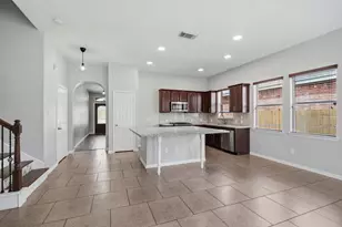 13306 Hickory Springs Ln, Pearland, TX 77584 - Photo 4