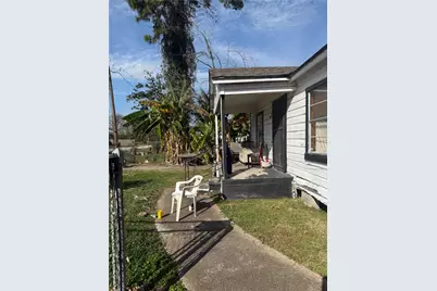 4622 Russell Street, Houston, TX 77026 - Photo 2