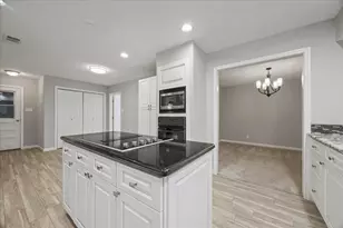 3830 Hansen Dr, Dickinson, TX 77539 - Photo 4