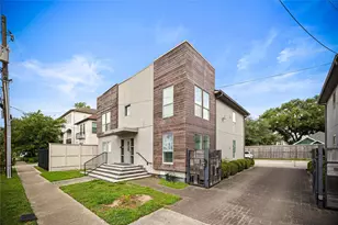 1716 Maryland St, Houston, TX 77006 - Photo 2