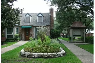 13346 Trail Hollow Dr, Houston, TX 77079 - Photo 10