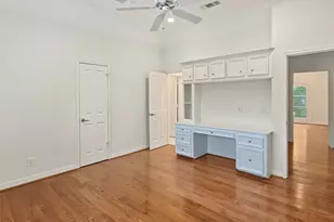 12018 Surrey Ln, Bunker Hill Village, TX 77024 - Photo 42