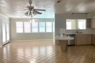 181 Barracuda St, Hitchcock, TX 77563 - Photo 6