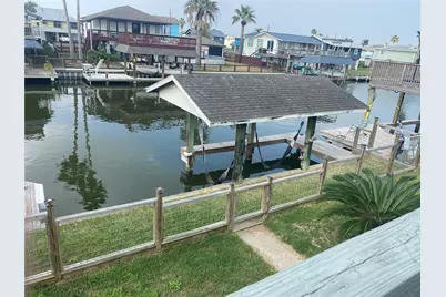 181 Barracuda Street, Hitchcock, TX 77563 - Photo 1