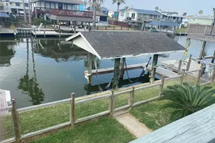 181 Barracuda St, Hitchcock, TX 77563 - Photo 1