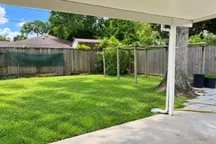 8831 Hendon Ln, Houston, TX 77036 - Photo 24