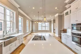 19 Robita St, Houston, TX 77019 - Photo 4