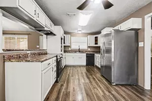 21503 Pecan Bend Rd, Damon, TX 77430 - Photo 12