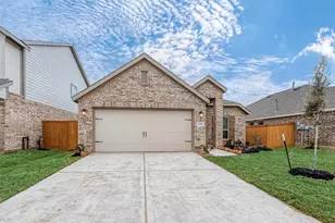 27106 Wandering Gln Ln, Katy, TX 77493 - Photo 2