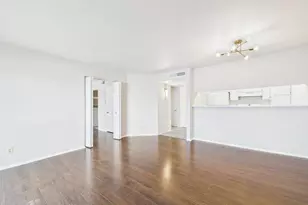 2822 S Bartell Dr, Houston, TX 77054 - Photo 4