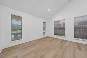 4735 Woodford St, Baytown, TX 77521 - Photo 8