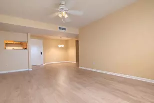 8529 Hearth Dr, Houston, TX 77054 - Photo 4