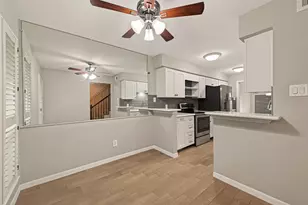 10180 Longmont Dr, Houston, TX 77042 - Photo 8