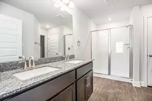 424 Bryan Wy, Angleton, TX 77515 - Photo 8