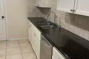 6452 Olympia Dr, Houston, TX 77057 - Photo 8