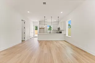 9119 Henrietta St, Houston, TX 77088 - Photo 4
