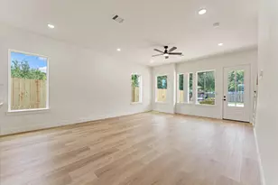 9119 Henrietta St, Houston, TX 77088 - Photo 8