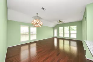 5115 Carson Hill Ln, Houston, TX 77092 - Photo 2