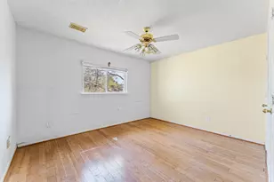 1306 Hunter Wood Dr, League City, TX 77573 - Photo 20