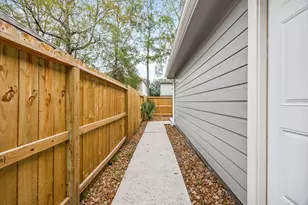 16945 Scenic Knoll, Conroe, TX 77385 - Photo 32